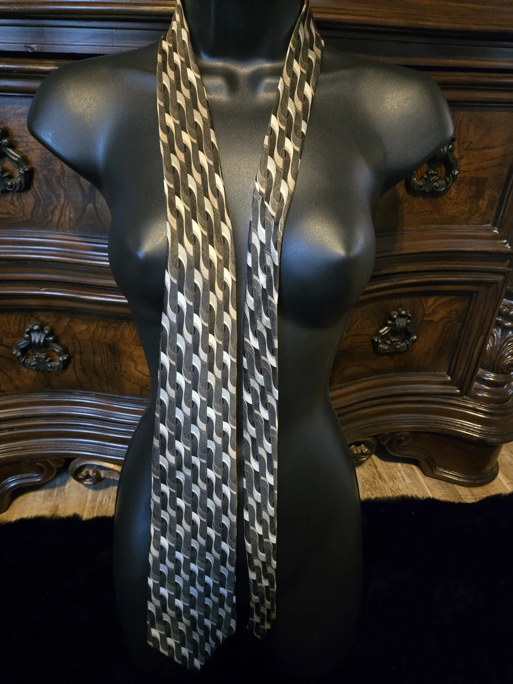 Gianfranco Ruffini Italy 100% Silk Tie Olive Khaki Black Geometric 59